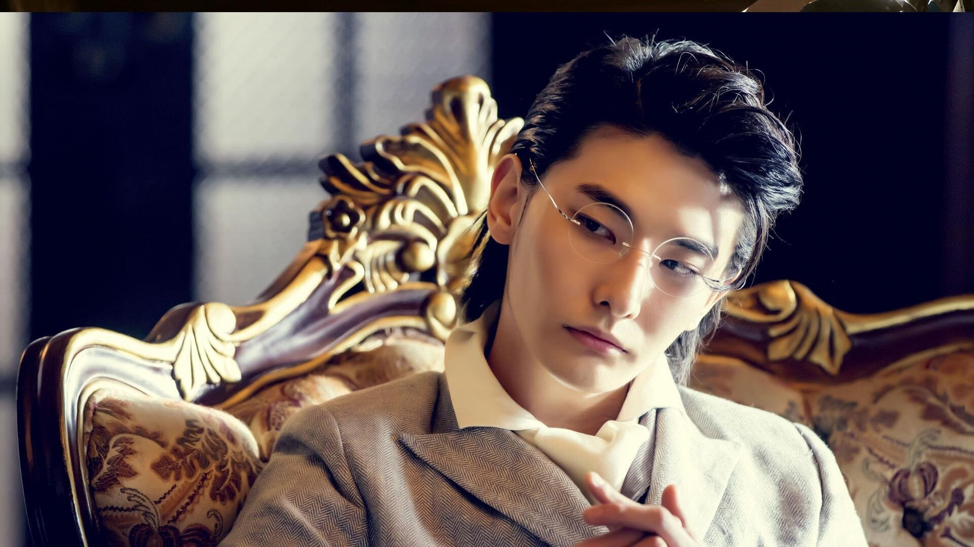 爱游戏体育平台-内马尔、姆巴佩、梅西三人联手的战术配合令人惊叹，内马尔姆巴佩梅西合照