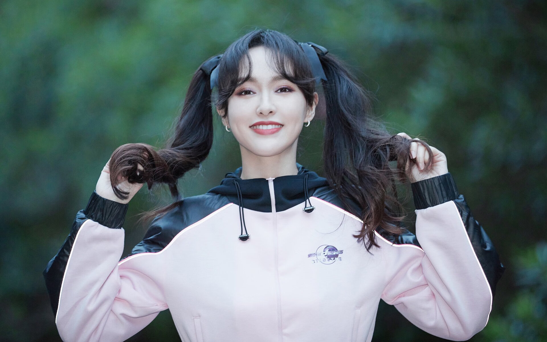 美国骑手安德烈安·莱尔在巴黎奥运会上与“Helix”马匹共同参赛,尽管未能晋级,但表现出色。