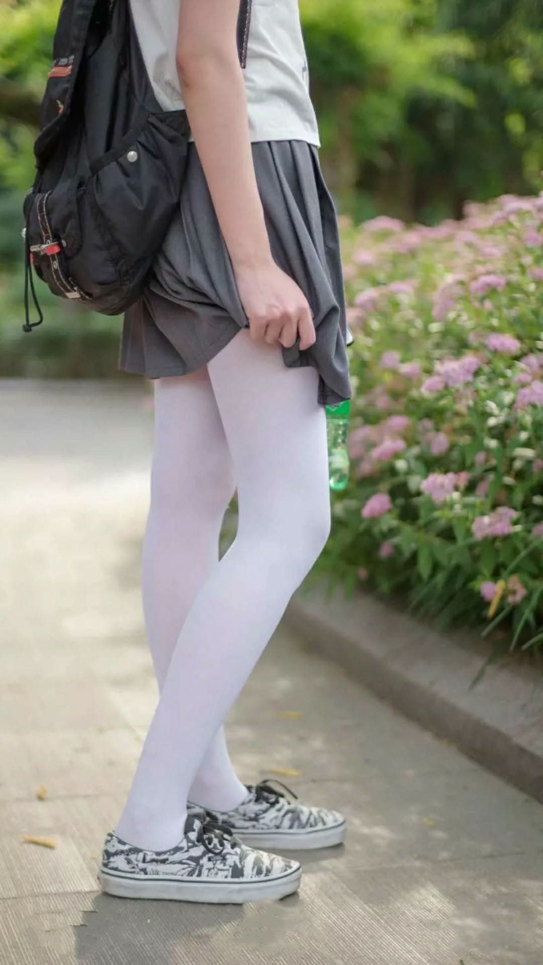 爱游戏体育app-某队在大赛中披荆斩棘，最终夺得荣耀，某队在大赛中披荆斩棘,最终夺得荣耀奖励