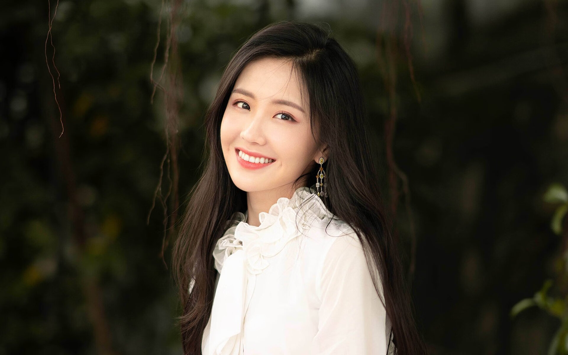 赫罗纳高位压迫打乱对手组织节奏，赫罗纳对萨拉戈萨