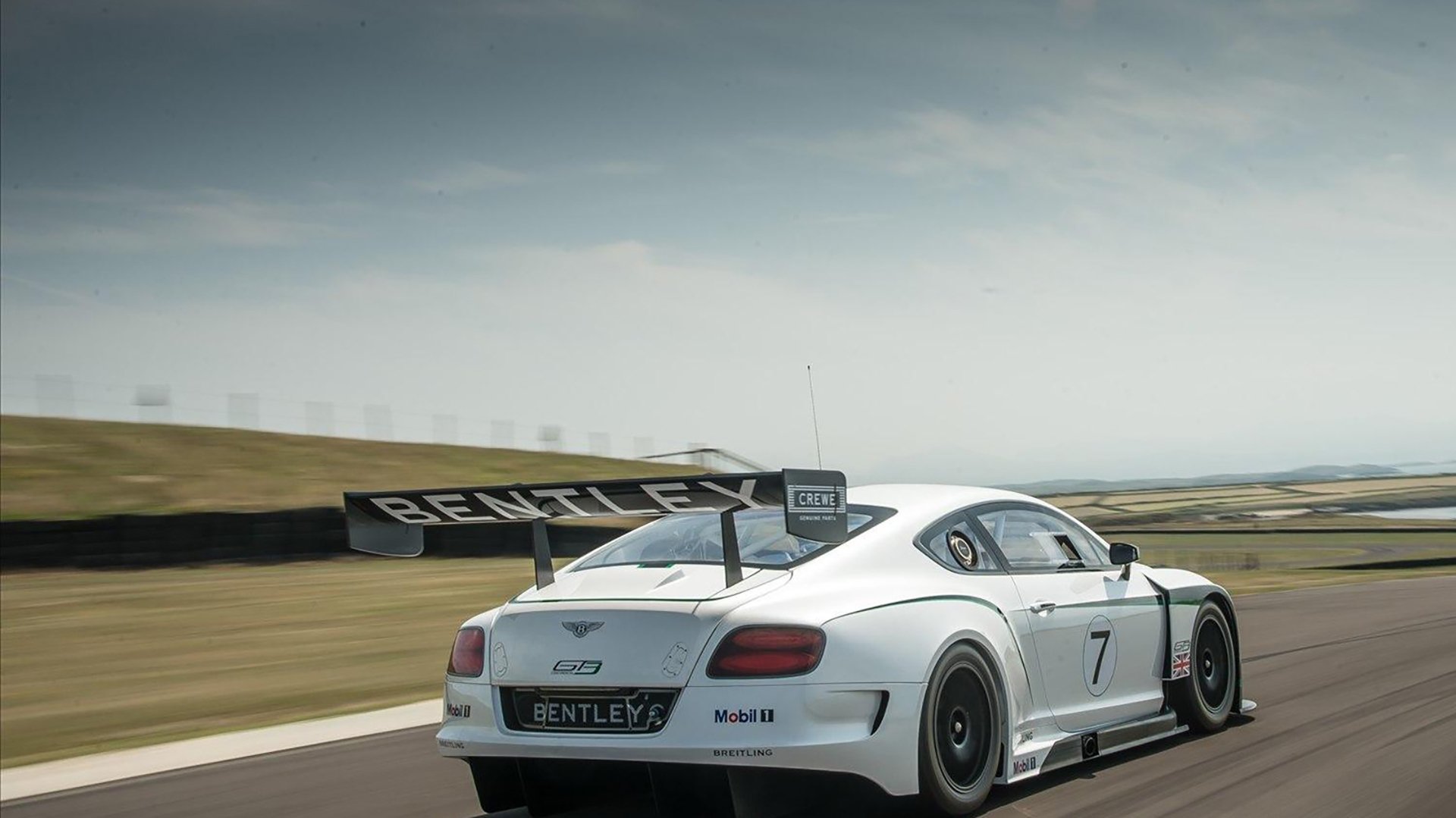 乌干达女篮在非洲锦标赛中持续突破，展现新兴篮球强国风采，乌干达女子篮球联赛