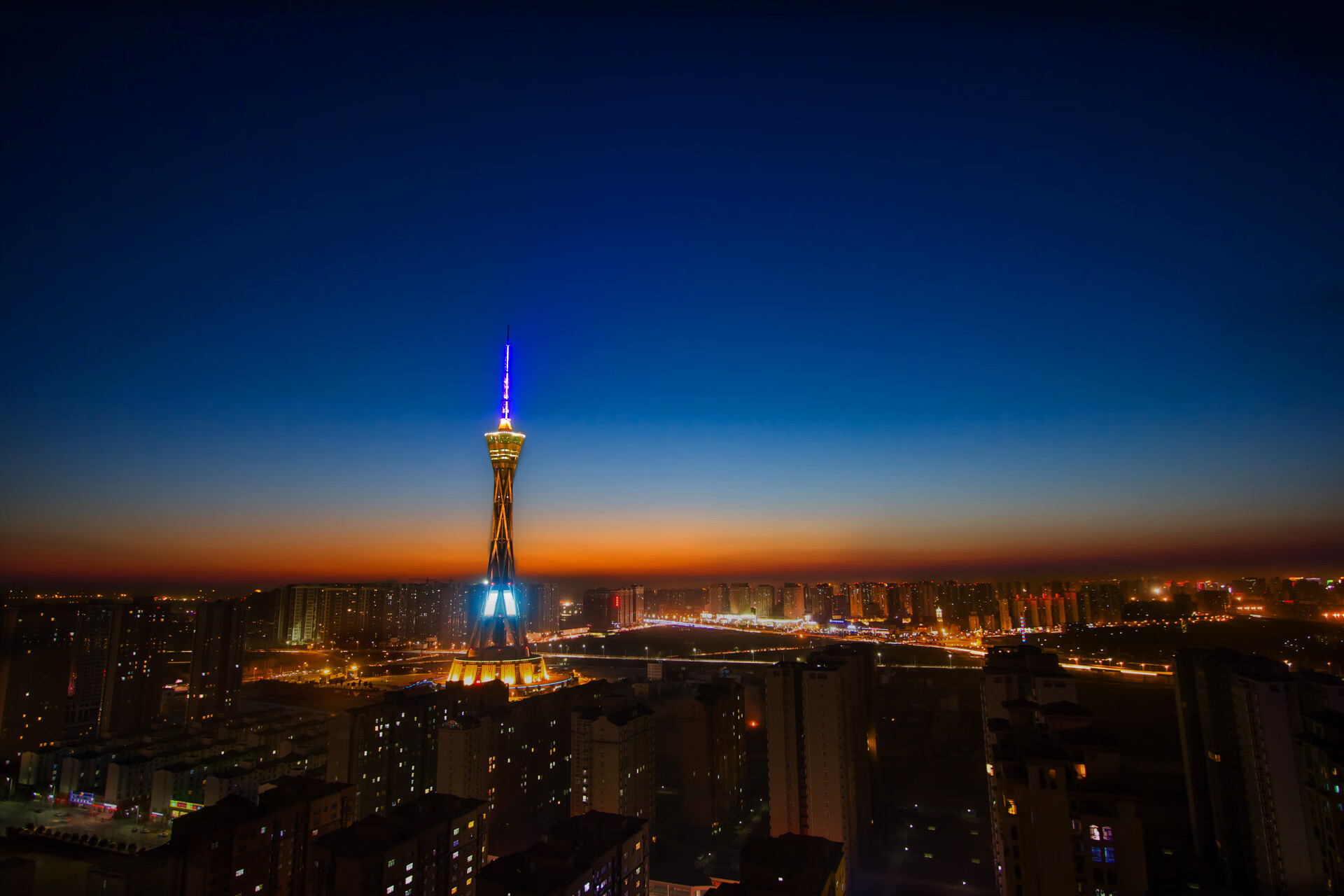 爱游戏中国官方登录入口网站-巴西队在美洲预赛中领先，晋级形势乐观